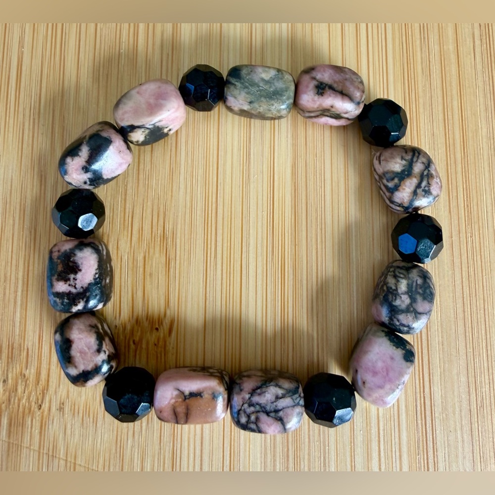 Rhodonite Tumbled Stone and Faceted Bead Stretch Bracelet